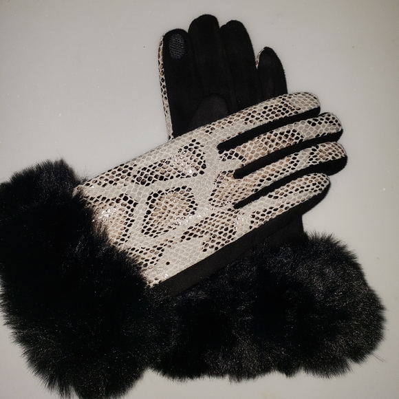 New faux snakeskin fur gloves - Picture 1 of 4